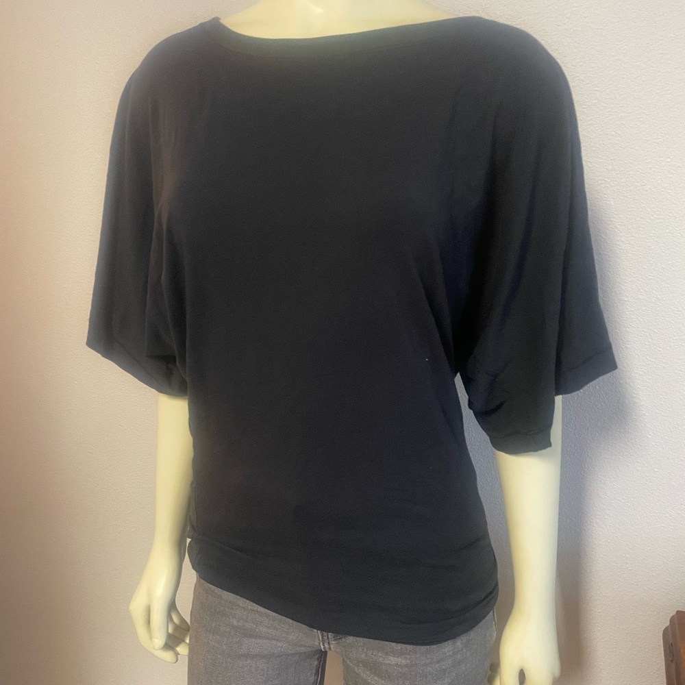 Lululemon Supima Cotton black Freedom Batwing twist back shirt 2010